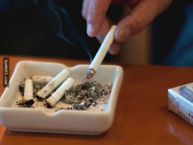 一家三個老菸槍害婦女「肺壞掉」差點得靠呼吸器維生，這10招教你如何避開「菸害」！