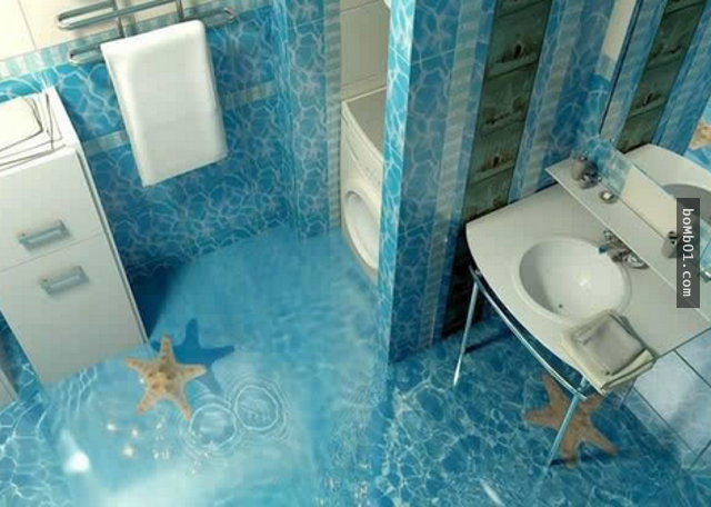 去朋友家借用廁所看到這畫面以為她家浸水了…誰知道走近一點看到真相後真想呆在裡面不要出來！