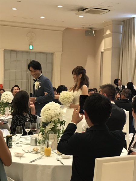 最強婚禮變身 長髮新郎第二次進場 整顆頭都變了 賓客都傻眼以為新娘有兩個老公 Bomb01 最強婚禮變身 長髮新郎第二次進場 整顆頭都變了 賓客都傻眼以為新娘有兩個老公 Bomb01