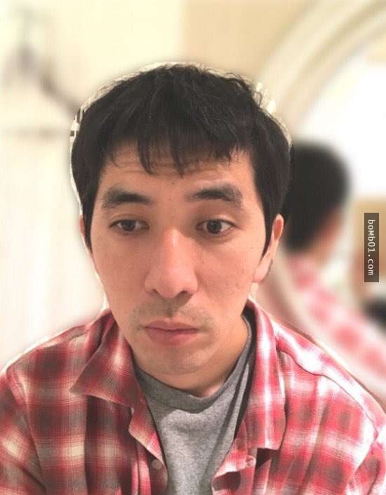 原本魯蛇臉的阿宅 臉上的這兩個地方 稍微改變一下後 變臉效果就像剛整形 Bomb01