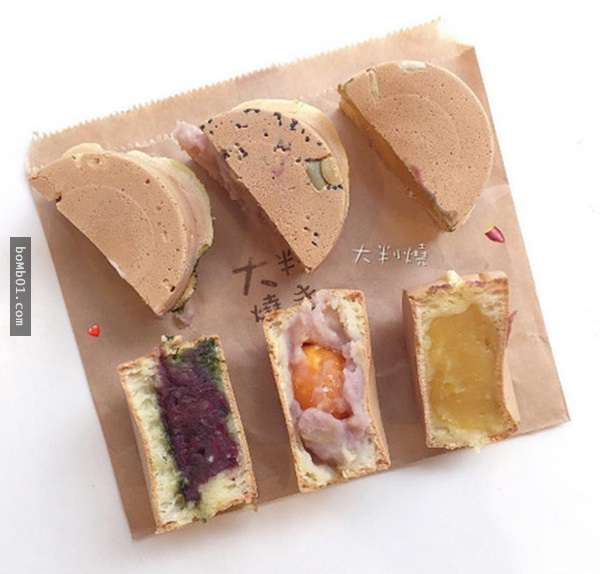 台中爆漿紅豆餅用14種口味抓住客人的心 其中的 芋泥蛋黃 更是吃過一次就會拼命回訪 Bomb01 台中爆漿紅豆餅用14種口味抓住客人的心 其中的 芋泥蛋黃 更是吃過一次就會拼命回訪 Bomb01
